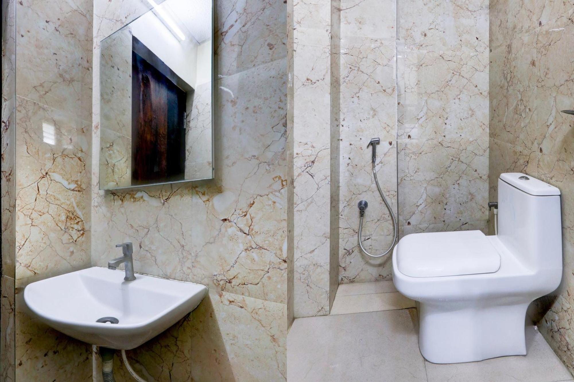 Hotel O Sai Manikanta Homes Hyderabad Bagian luar foto